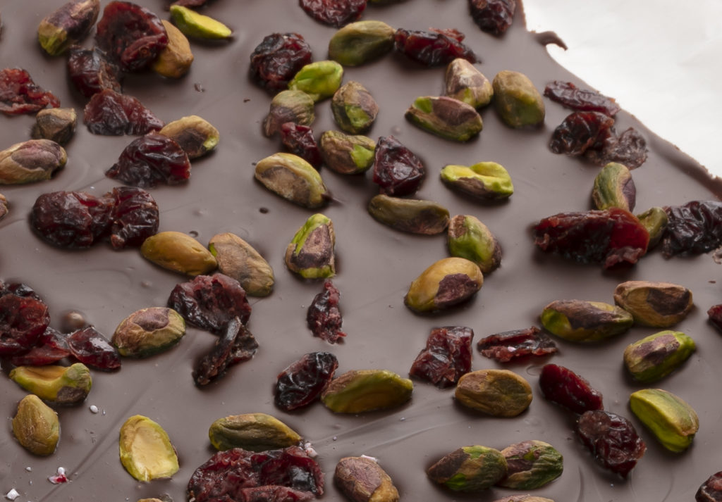 chocolate pistachio cranberry bark